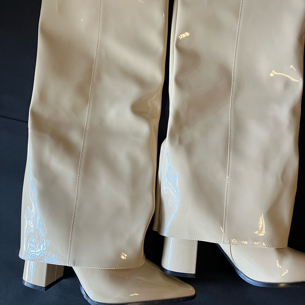 Snakeskin Pattern Knee-High Boots - Picture 4 of 4